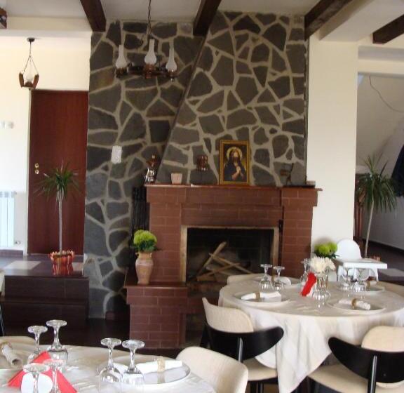 هتل Pensiunea Taverna Bucium