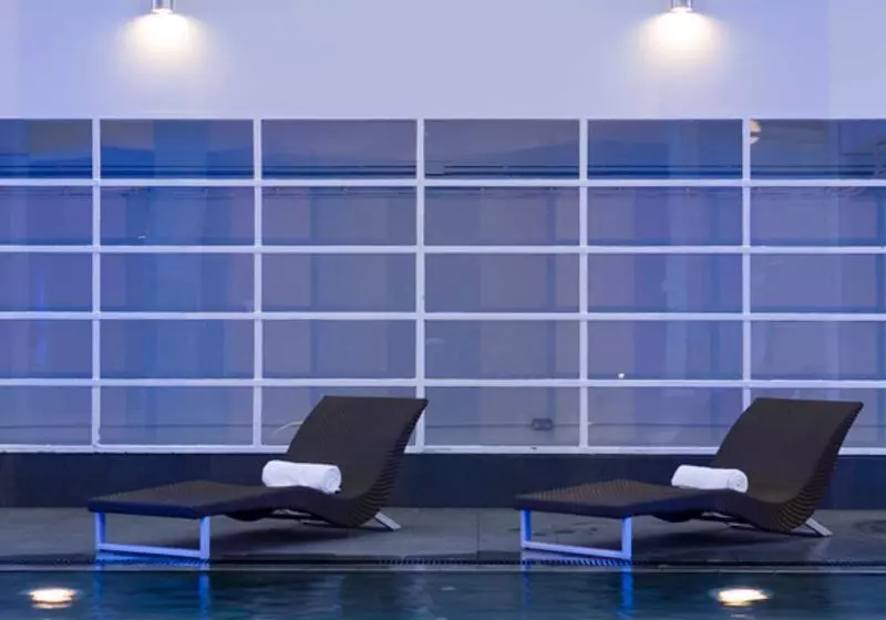 Dolphin House Serviced Apartments