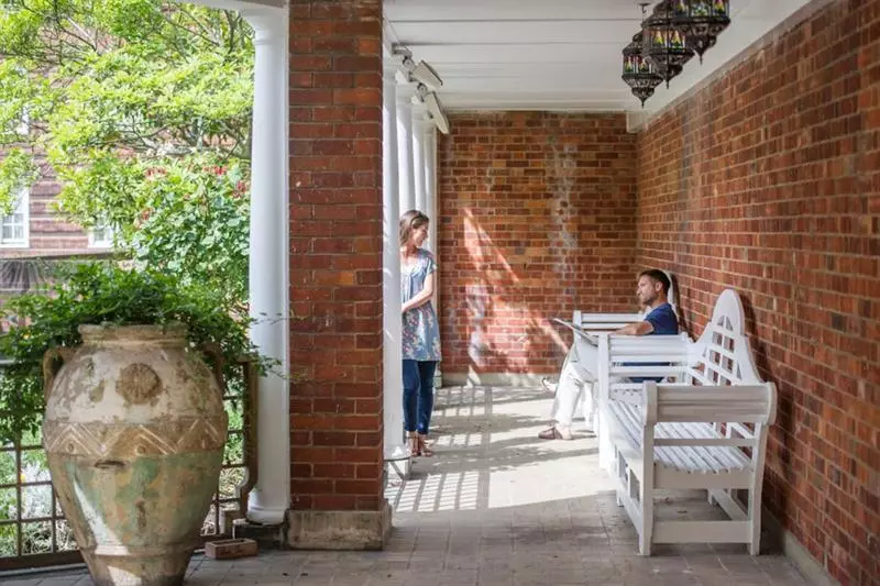 Dolphin House Serviced Apartments