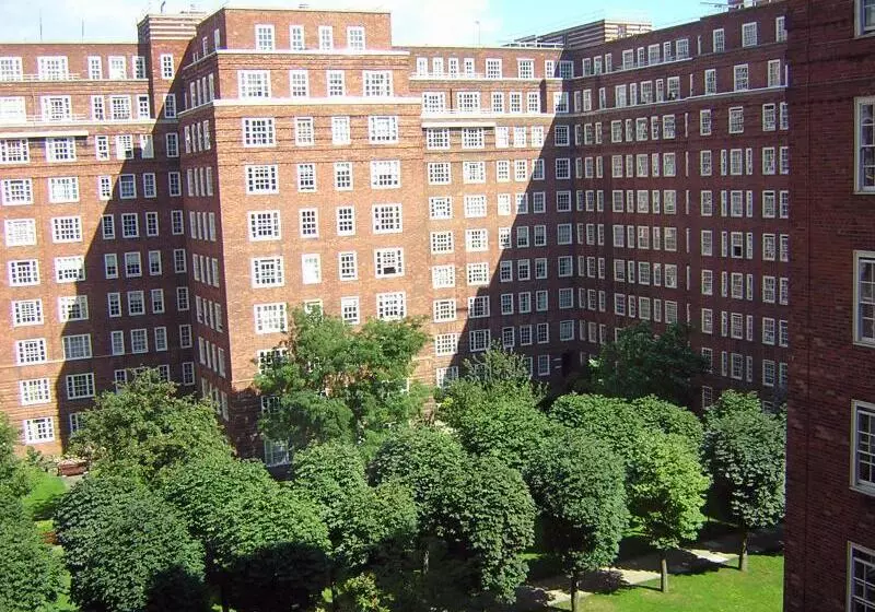 Dolphin House Serviced Apartments