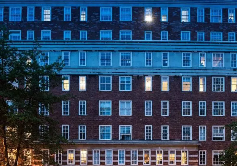 Dolphin House Serviced Apartments