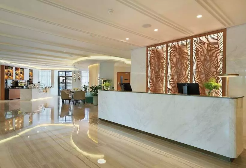 هتل Arabian Park Dubai, An Edge By Rotana