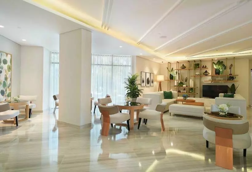 هتل Arabian Park Dubai, An Edge By Rotana