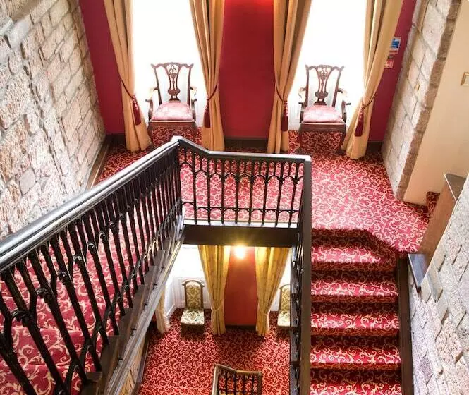 Отель Dalhousie Castle