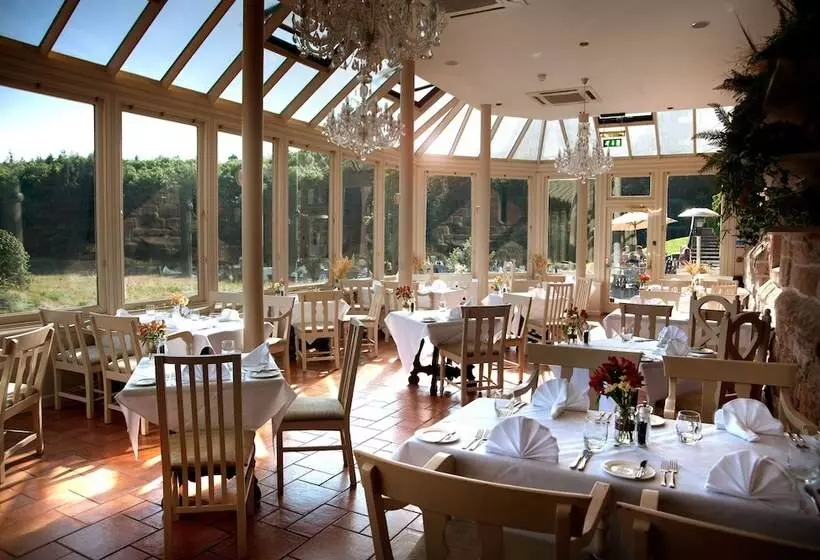 Отель Dalhousie Castle