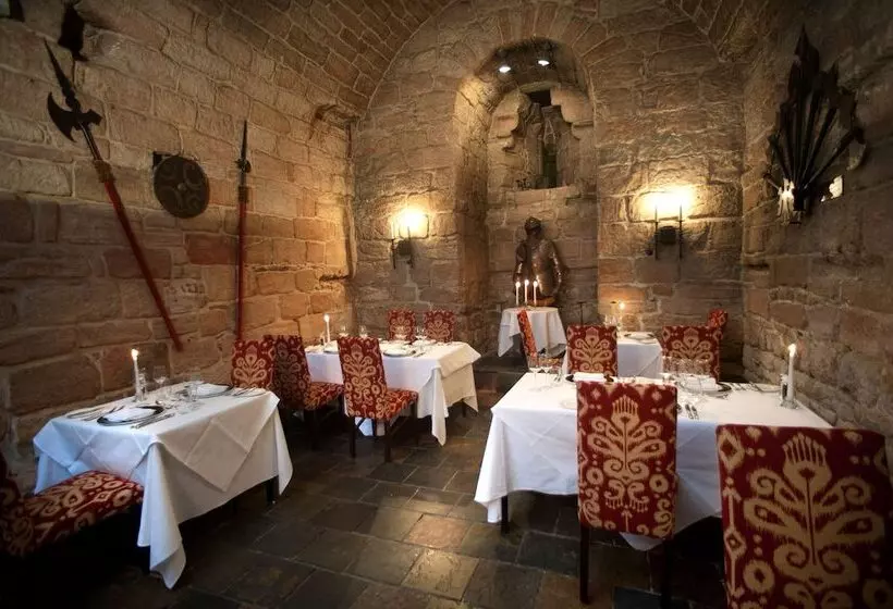 Отель Dalhousie Castle