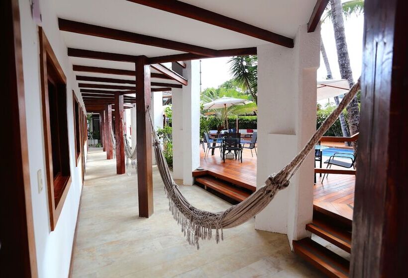 هتل Flamingo Beach