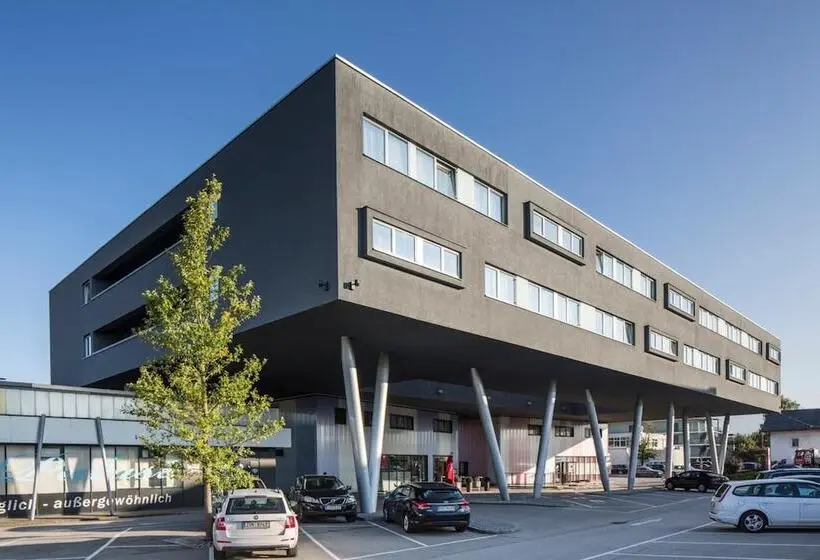 هتل Four Points Flex by Sheraton Salzburg Messe