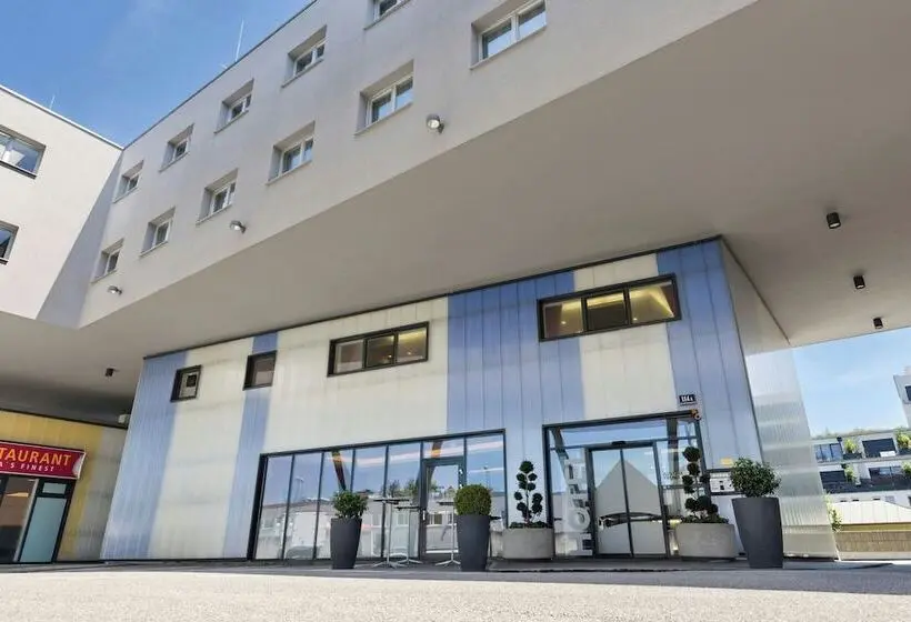 هتل Four Points Flex by Sheraton Salzburg Messe