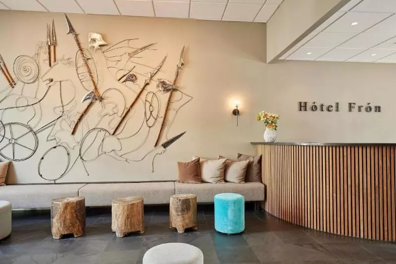 هتل Frón