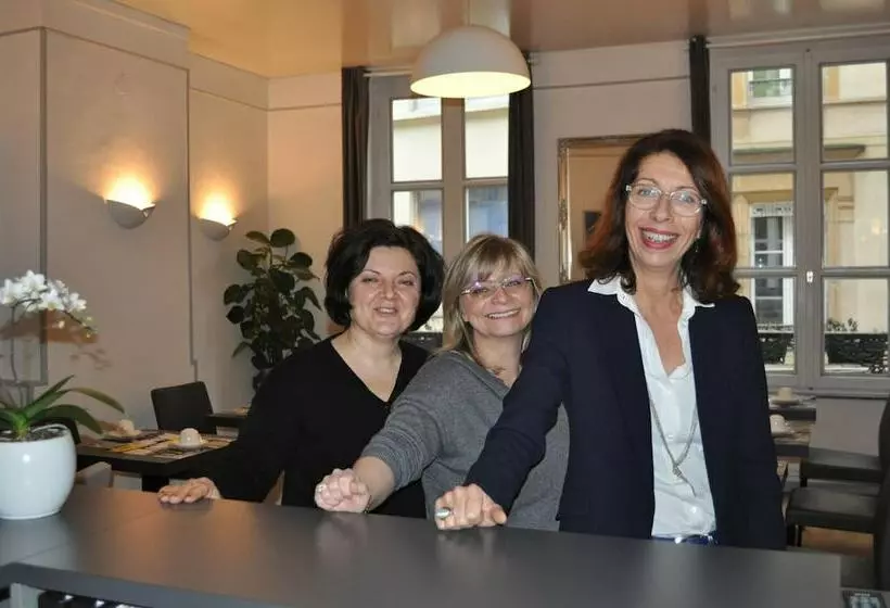 هتل Hôtel Du Centre