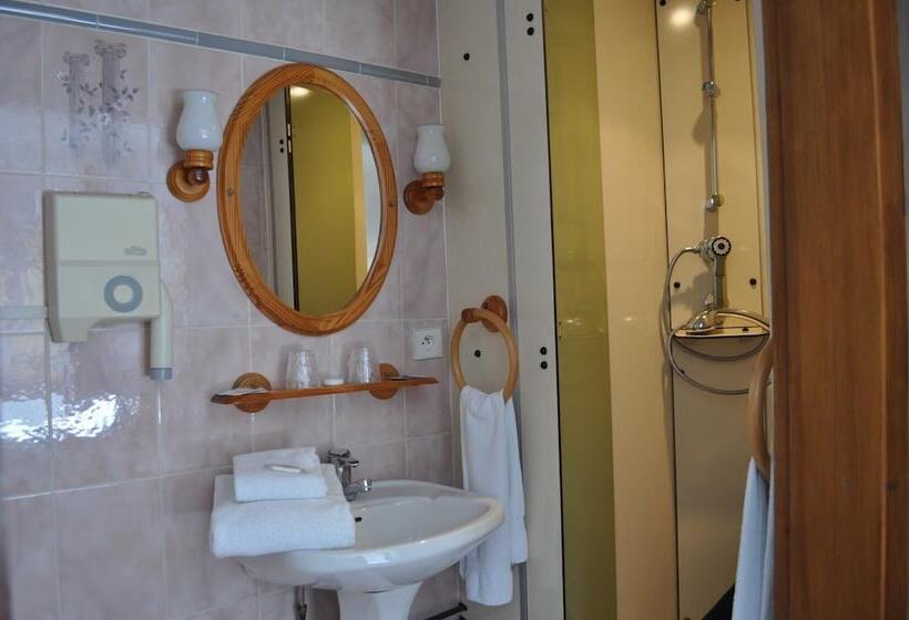 בית מלון כפרי Hôtel Du Centre