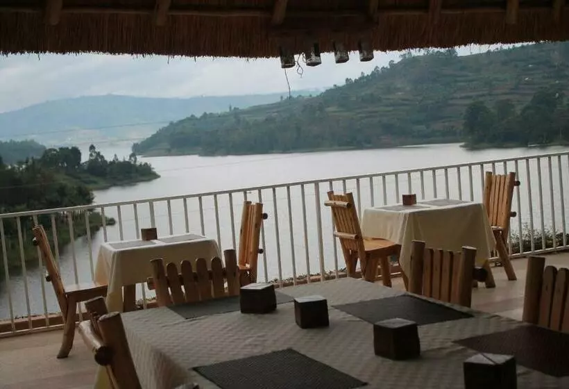 هتل Bunyonyi Overland Resort