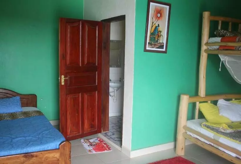 هتل Bunyonyi Overland Resort