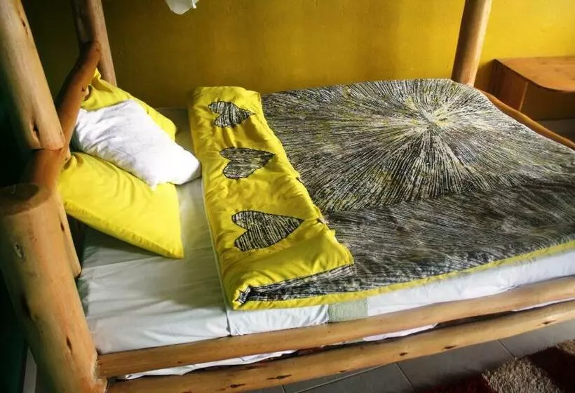 هتل Bunyonyi Overland Resort