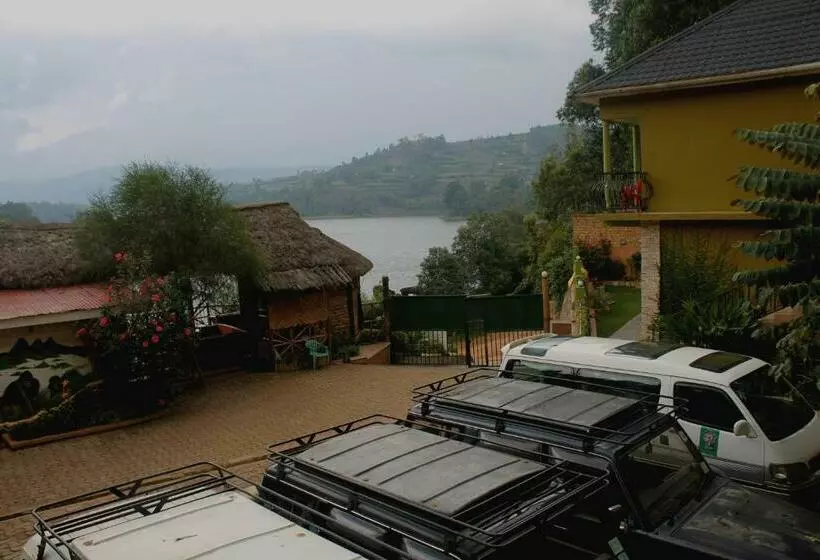 هتل Bunyonyi Overland Resort
