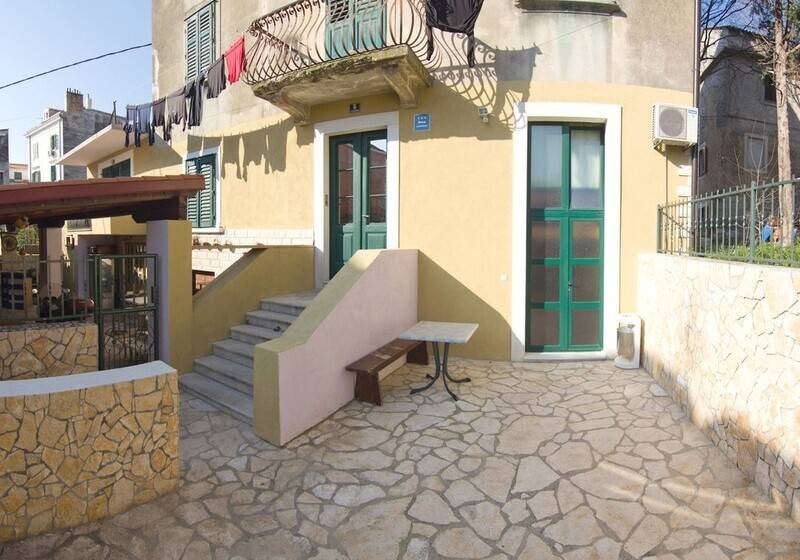 فندق Apartman Sanda