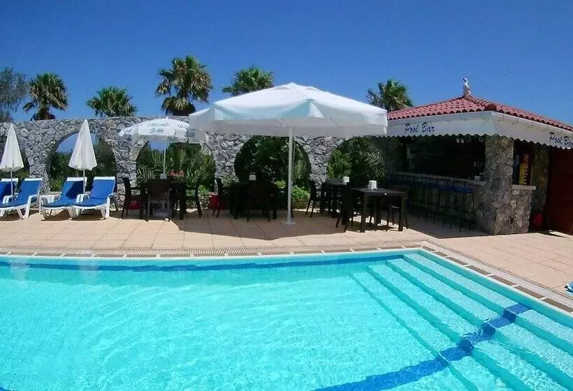 Отель Bare Hill Holiday Village