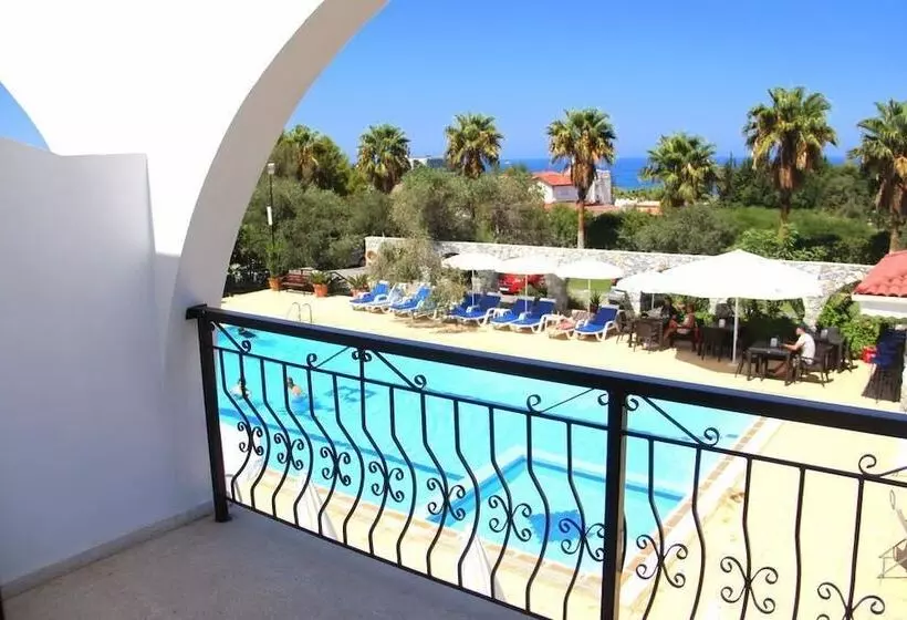 Отель Bare Hill Holiday Village