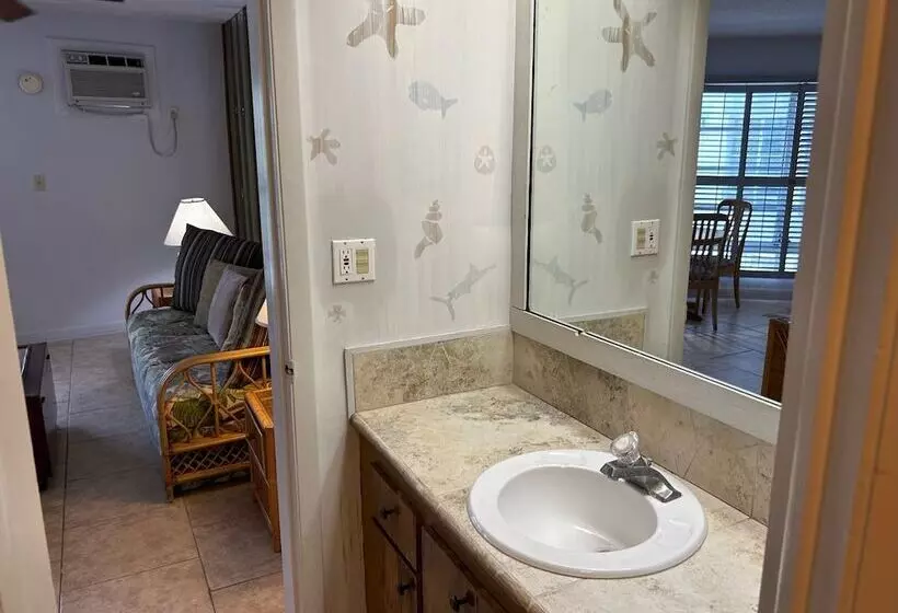 هتل Freeport Resort & Club