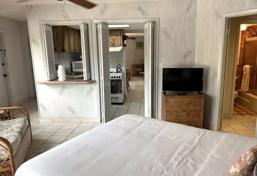 هتل Freeport Resort & Club