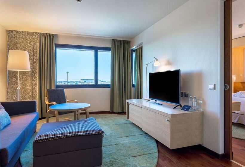 בית מלון כפרי Hilton Helsinki Airport