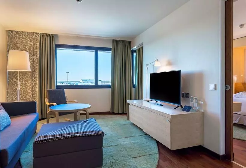Отель Hilton Helsinki Airport