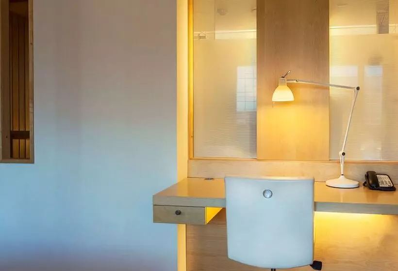 Отель Hilton Helsinki Airport