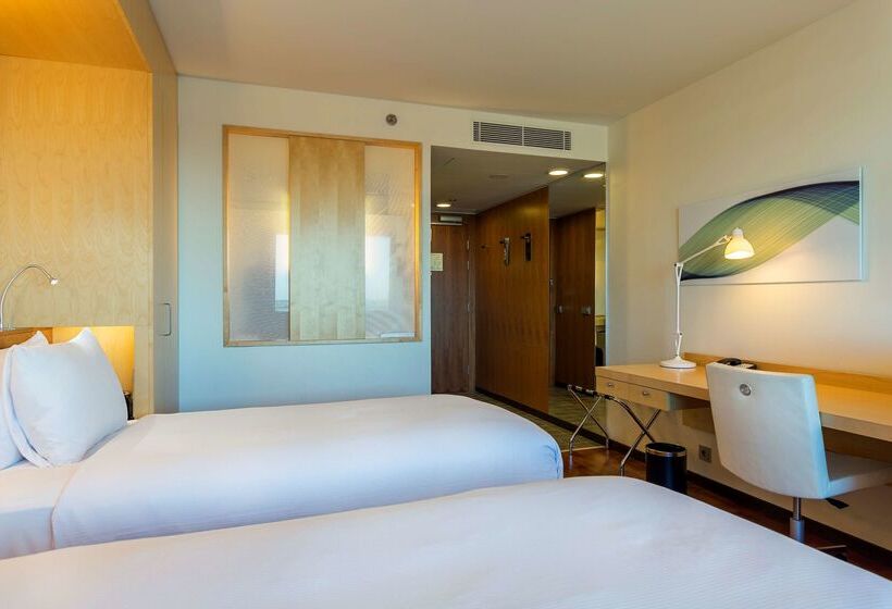 בית מלון כפרי Hilton Helsinki Airport