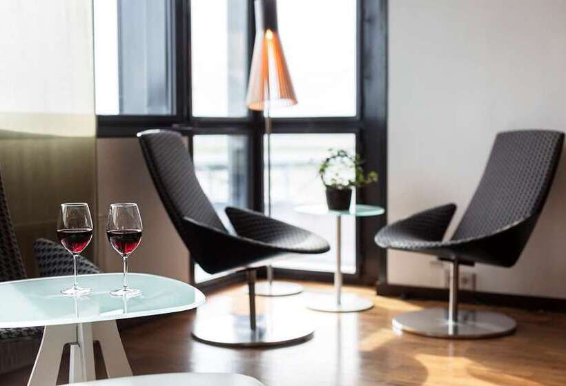 בית מלון כפרי Hilton Helsinki Airport