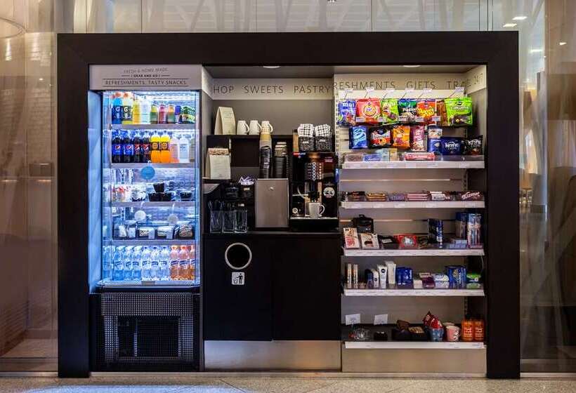 בית מלון כפרי Hilton Helsinki Airport