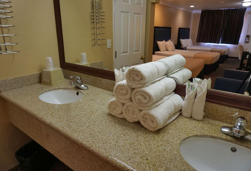 בית מלון כפרי Hollywood Inn Express South