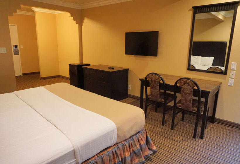 בית מלון כפרי Hollywood Inn Express South