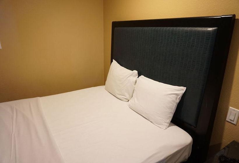 בית מלון כפרי Hollywood Inn Express South