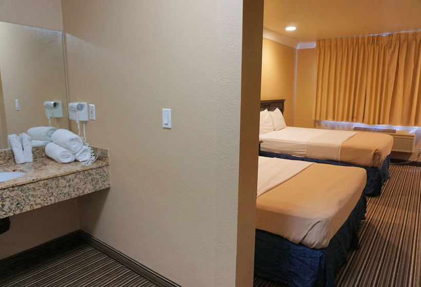 בית מלון כפרי Hollywood Inn Express South