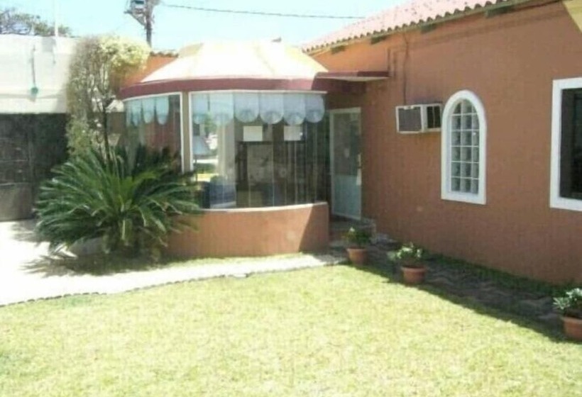 בית מלון כפרי Madero Suites