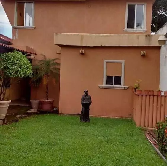 ホテル Madero Suites