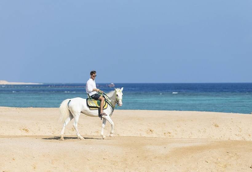 هتل Three Corners Fayrouz Plaza Beach Resort