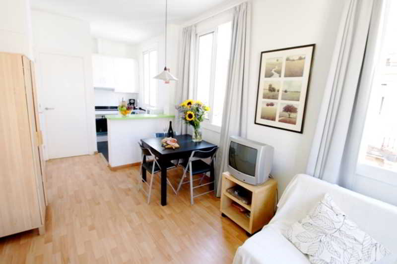 Habitat Apartments Beach Studio