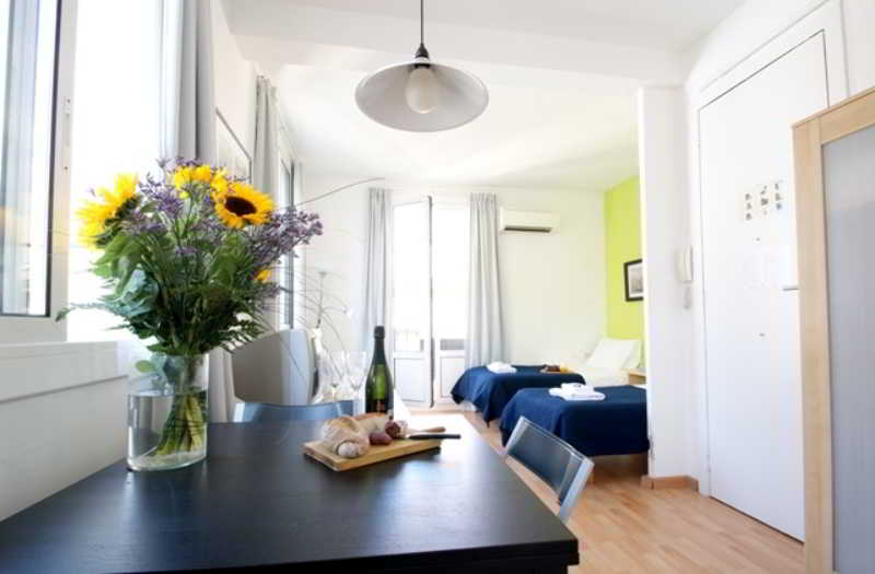 Habitat Apartments Beach Studio