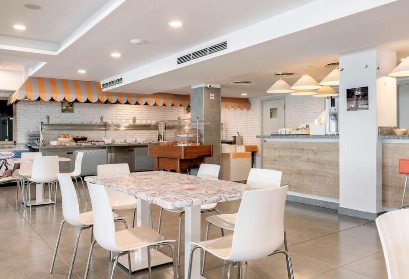 هتل Aluasun Helios Beach