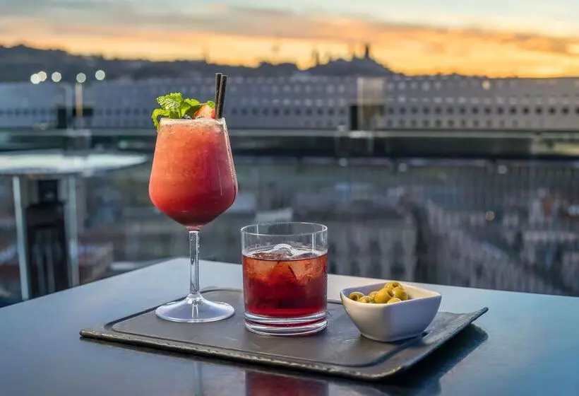 Отель Barcelo Raval