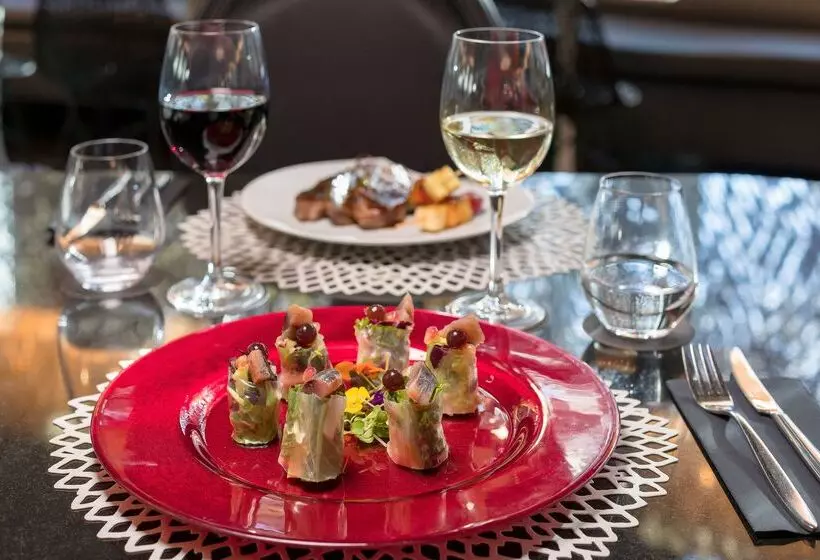 Отель Barcelo Raval