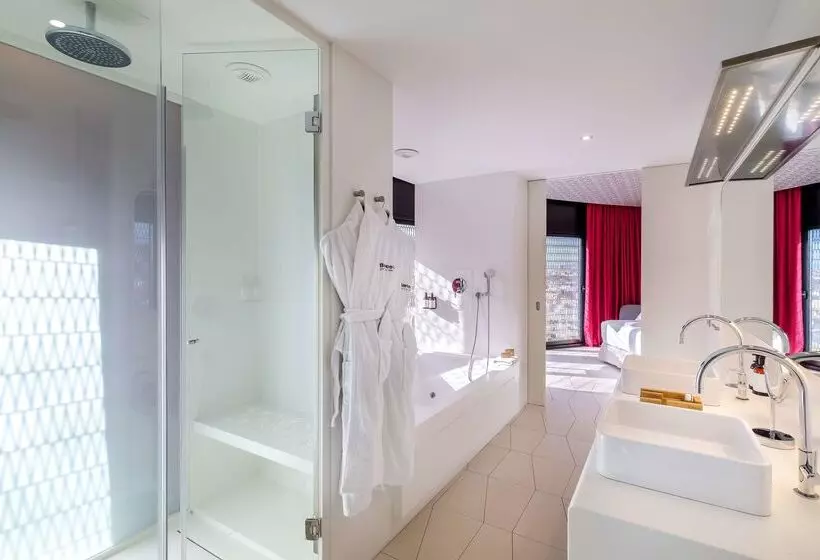 Отель Barcelo Raval