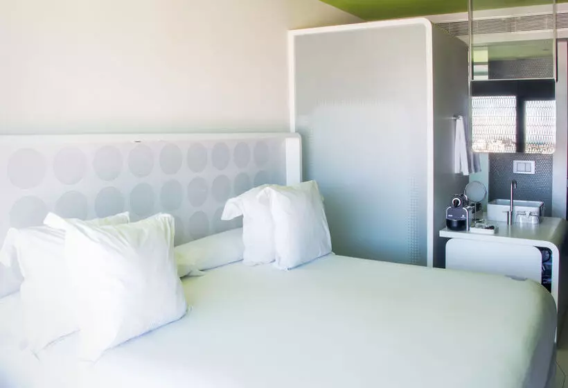 Отель Barcelo Raval