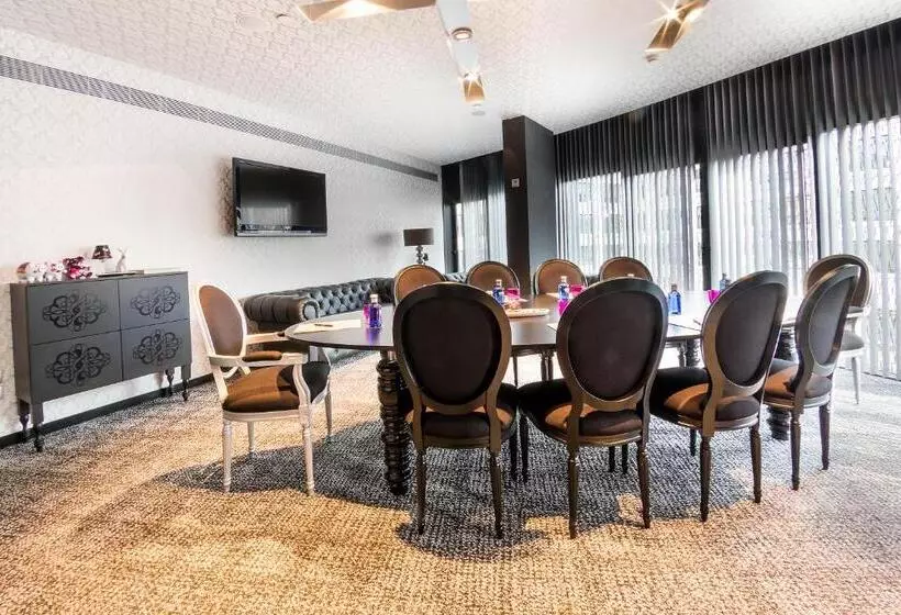 Отель Barcelo Raval