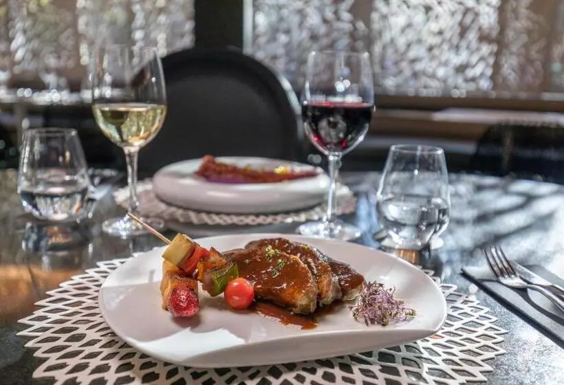 Отель Barcelo Raval