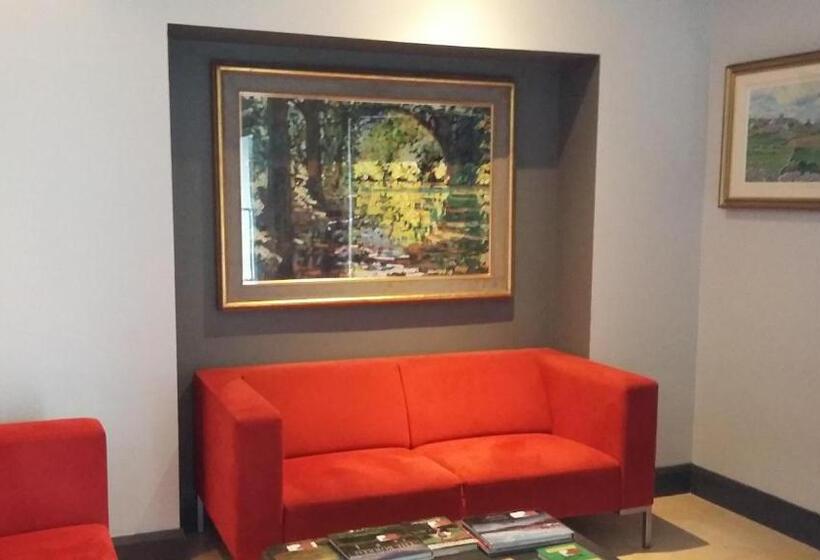 Hotel Cliffs Of Moher