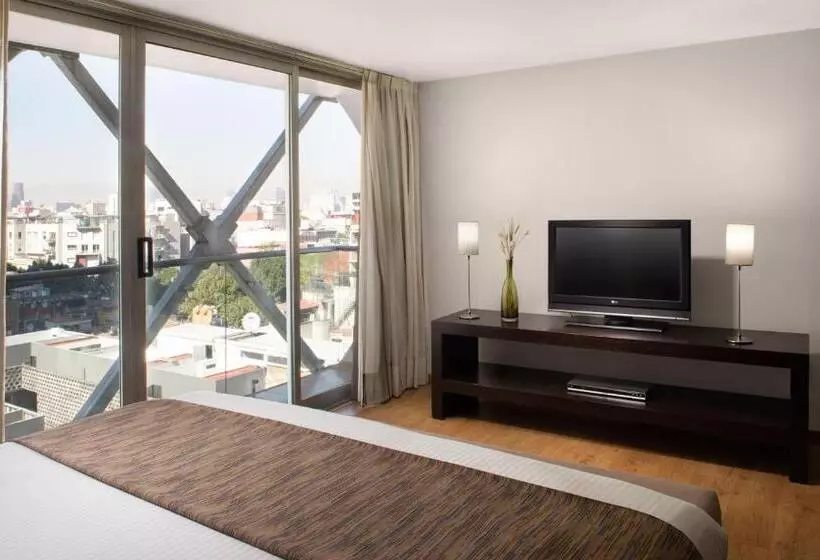 هتل Exe Suites Reforma