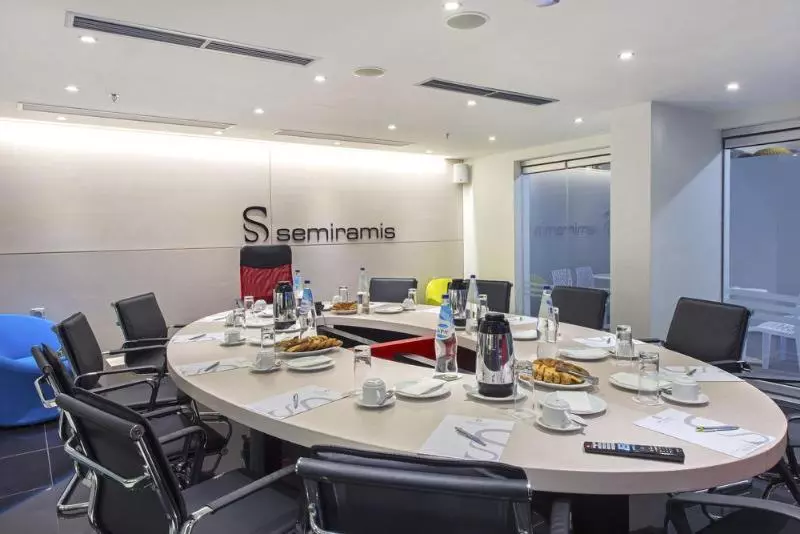 호텔 Semiramis City